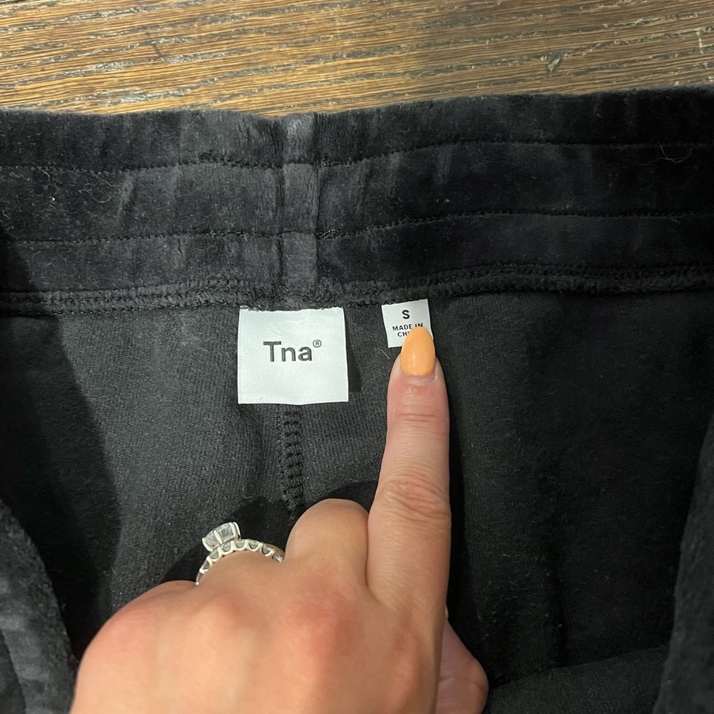 ARITZIA • TNA black velour flare sweatpants S - Picture 3 of 4